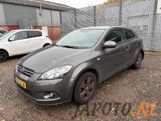Vrakbiler auto Kia Pro cee d Pro cee'd (EDB3), Hatchback 3-drs, 2008 / 2012 1.4 CVVT 16V 2010/6