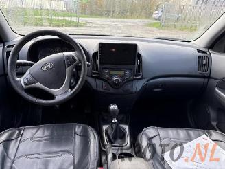 Hyundai I-30 i30 Crosswagon (WWH), Combi, 2007 / 2012 1.6 CVVT 16V picture 9