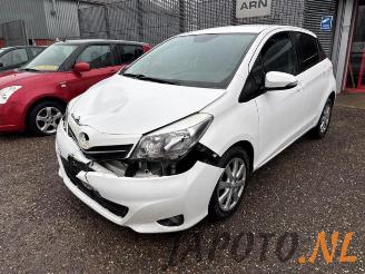 demontáž osobní automobily Toyota Yaris Yaris III (P13), Hatchback, 2010 / 2020 1.33 16V Dual VVT-I 2013/11
