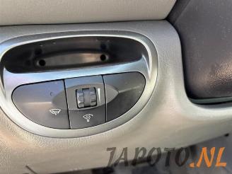 Hyundai Santa Fe Santa Fe I, SUV, 2000 / 2006 2.0 16V 4x2 picture 13
