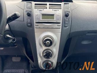 Toyota Yaris Yaris II (P9), Hatchback, 2005 / 2014 1.3 16V VVT-i picture 11
