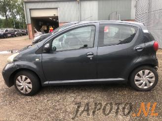 Toyota Aygo Aygo (B10), Hatchback, 2005 / 2014 1.0 12V VVT-i picture 2