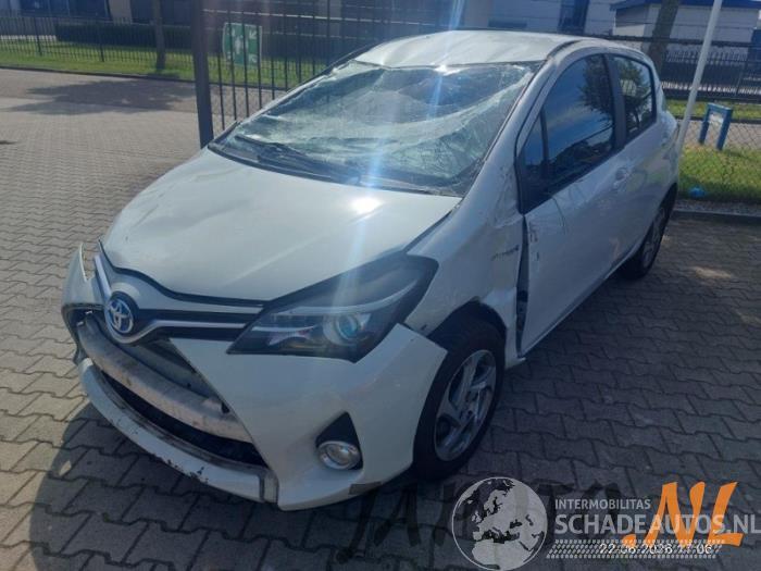 Toyota Yaris Yaris III (P13), Hatchback, 2010 / 2020 1.5 16V Hybrid