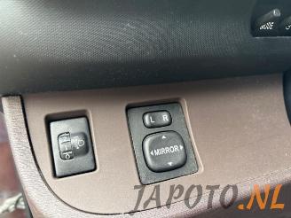 Toyota iQ iQ, Hatchback 3-drs, 2009 / 2015 1.0 12V VVT-i picture 13