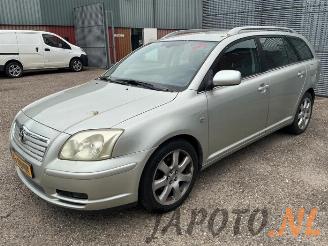Coche siniestrado Toyota Avensis Avensis Wagon (T25/B1E), Combi, 2003 / 2008 2.0 16V VVT-i D4 2005/6