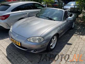 Salvage car Mazda MX-5 MX-5 (NB18/35/8C), Cabrio, 1998 / 2005 1.6i 16V 2002/4