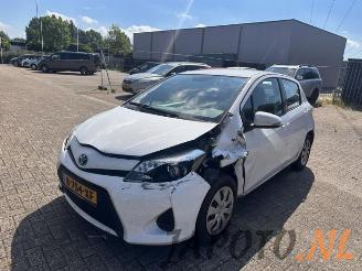Uttjänta bilar auto Toyota Yaris Yaris III (P13), Hatchback, 2010 / 2020 1.5 16V Hybrid 2013/5