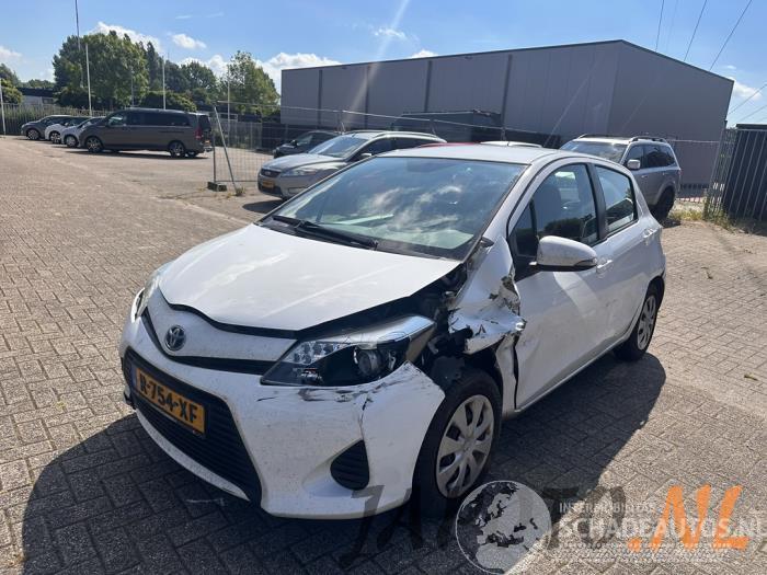 Toyota Yaris Yaris III (P13), Hatchback, 2010 / 2020 1.5 16V Hybrid