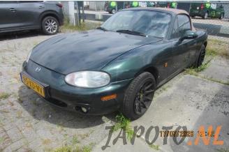 demontáž osobní automobily Mazda MX-5 MX-5 (NB18/35/8C), Cabrio, 1998 / 2005 1.8i 16V 2000/6