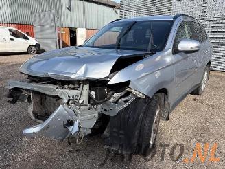 Uttjänta bilar auto Mitsubishi Outlander  2012/10