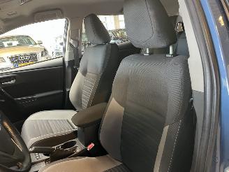 Toyota Auris 1.8 Hybrid Lease Pro picture 17