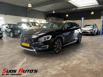 Voiture accidenté Volvo V-60 2.4 D6 Twin Engine R-Design NL NAP! 2015/5
