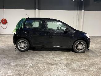 Volkswagen Up! 1.0 high up! BlueMotion NL NAP! picture 6