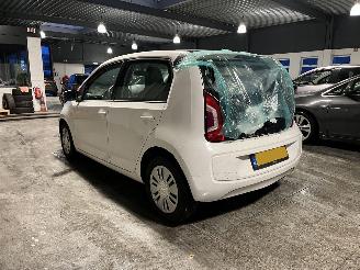 Volkswagen Up! 1.0 move up! BlueMotion picture 3