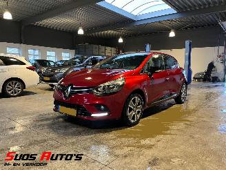 skadebil auto Renault Clio 0.9 TCe Limited 139.000 NAP! 2017/11