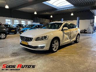 skadebil auto Volvo V-60 2.4 D5 Twin Engine Special Edition 2017/3