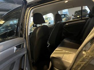 Volkswagen Golf 1.2 TSI Trendline picture 13