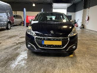 Peugeot 208 1.6 BlueHDi Blue Premium 90.000 KM! picture 8