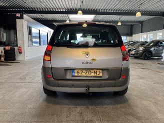 Renault Scenic 2.0-16V Tech Line picture 4