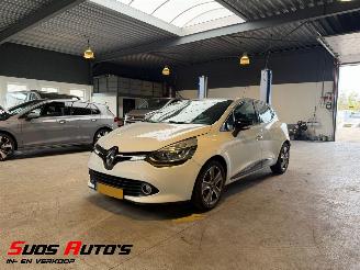 damaged passenger cars Renault Clio 0.9 TCe ECO Night&Day NL NAP! 2014/12
