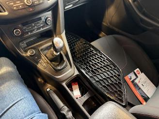 Ford Focus 1.0 Titanium picture 21