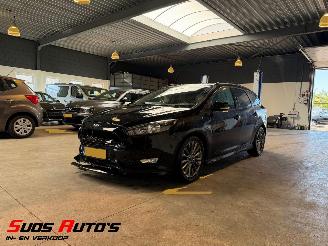 Schadeauto Ford Focus 1.0 Titanium 2017/11