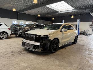 Schadeauto Mercedes A-klasse 180 Prestige 2015/10