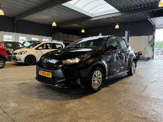 Vaurioauto  passenger cars Toyota Yaris 1.5 Hybrid Active NAP! 2023/9