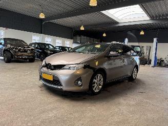 škoda osobní automobily Toyota Auris Touring Sports 1.8 Hybrid Sports 170.000 NAP! 2014/5