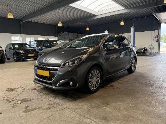 Schadeauto Peugeot 208 1.2 PureTech Allure 1e Eigenaar! 2017/4