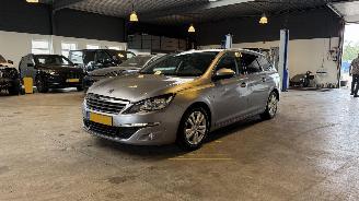 skadebil auto Peugeot 308 1.6 BlueHDI Blue Lease Executive 2016/10