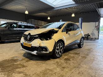 Schadeauto Renault Captur 1.3 TCe Intens 44000 NAP! 2019/10