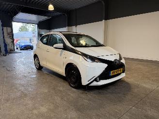 Toyota Aygo 1.0 VVT-i x-wave picture 9