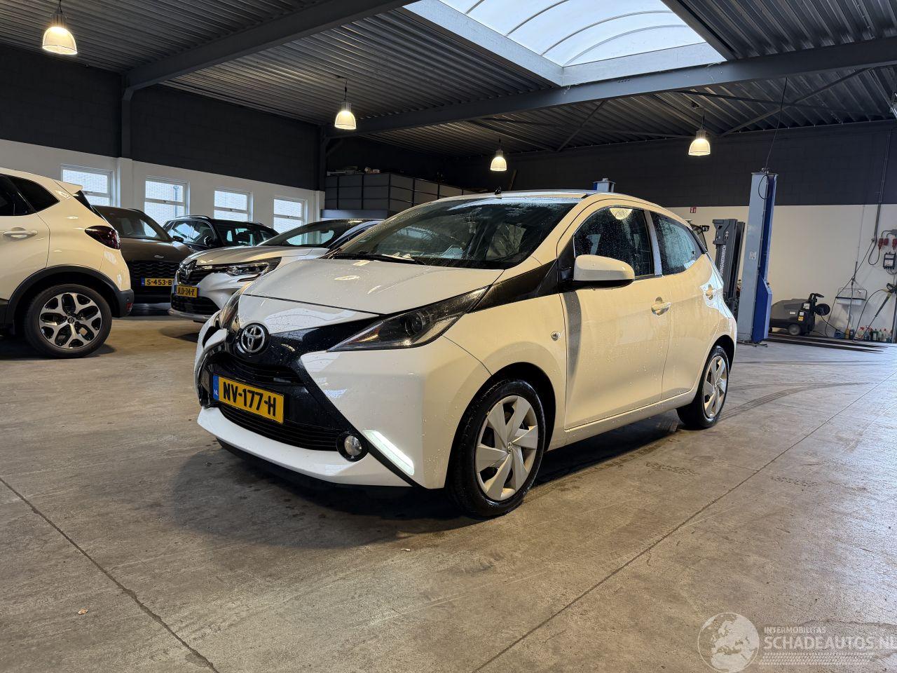 Toyota Aygo 1.0 VVT-i x-wave