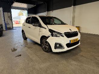 Peugeot 108 1.0 e-VTi Allure picture 7