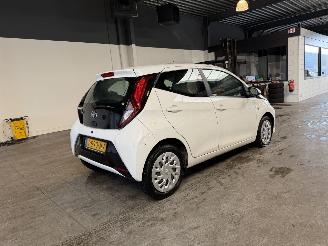 Toyota Aygo 1.0 VVT-i x-play picture 5