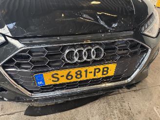 Audi A4 Avant 35 TFSI S edition Competition picture 12