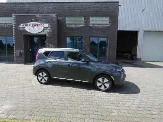 Schadeauto Kia E-Soul DYNAMIC PLUSLINE 64KWH 2021/12