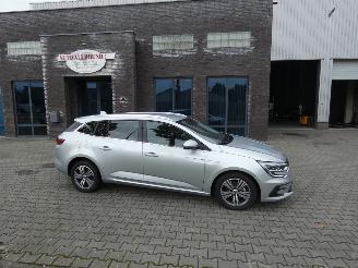 Avarii autoturisme Renault Mégane Estate 1.3 TCe Intens 2022/1