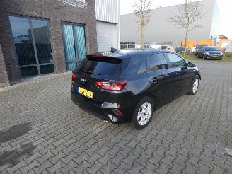 Kia Ceed 1.0 T-GDi DynamicL. picture 3