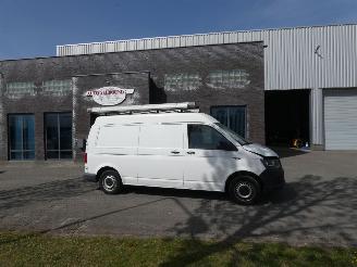 damaged commercial vehicles Volkswagen Transporter 2.0 TDI L2H2 Highl. 2019/3