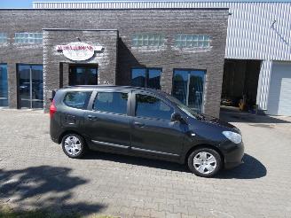 uszkodzony samochody osobowe Dacia Lodgy 1.2 TCe Lauréate 5p. 2013/1