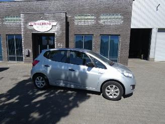 Vaurioauto  passenger cars Kia Venga 1.4 CVVT X-pect 2011/6
