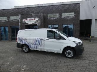 Unfall Kfz Van Mercedes Vito 114 CDI Lang automaat 2021/10