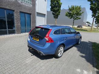 Volvo V-60 D6 Twin Engine R-Design picture 3