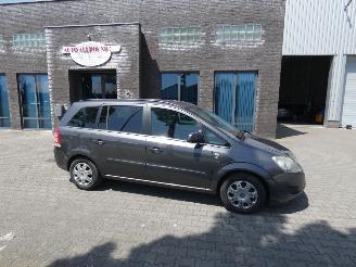 Damaged car Opel Zafira 1.6 Cosmo 7p 2010/10