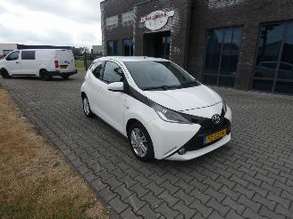 Toyota Aygo 1.0 VVT-i x-pure picture 2