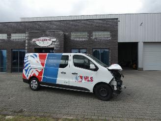 skadebil bedrijf Renault Trafic 2.0 dCi T29 L2H1 Dubbel cabine work 2023/3