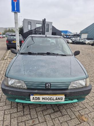 Coche siniestrado Peugeot 106 I Hatchback 1.1 i XN,XR,XT (TU1M(HDZ)) [44kW] 5-BAK 1995/1