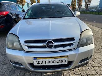Salvage car Opel Vectra C Caravan Combi 2.2 DIG 16V (Z22YH(Euro 4)) [114kW] 2005/1